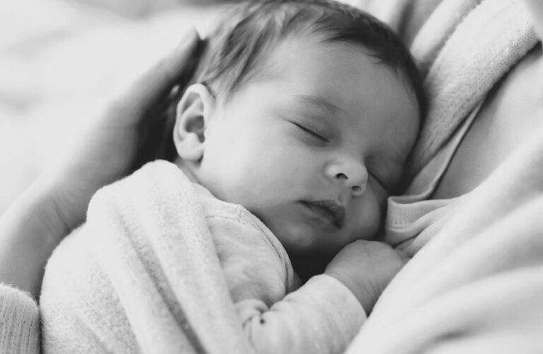 Instant de Vie. Accompagnement périnatal et parental à Annonay, Peaugres, Nord Ardèche. auxiliaire de puériculture. Aide aux parents. Aide Bébé